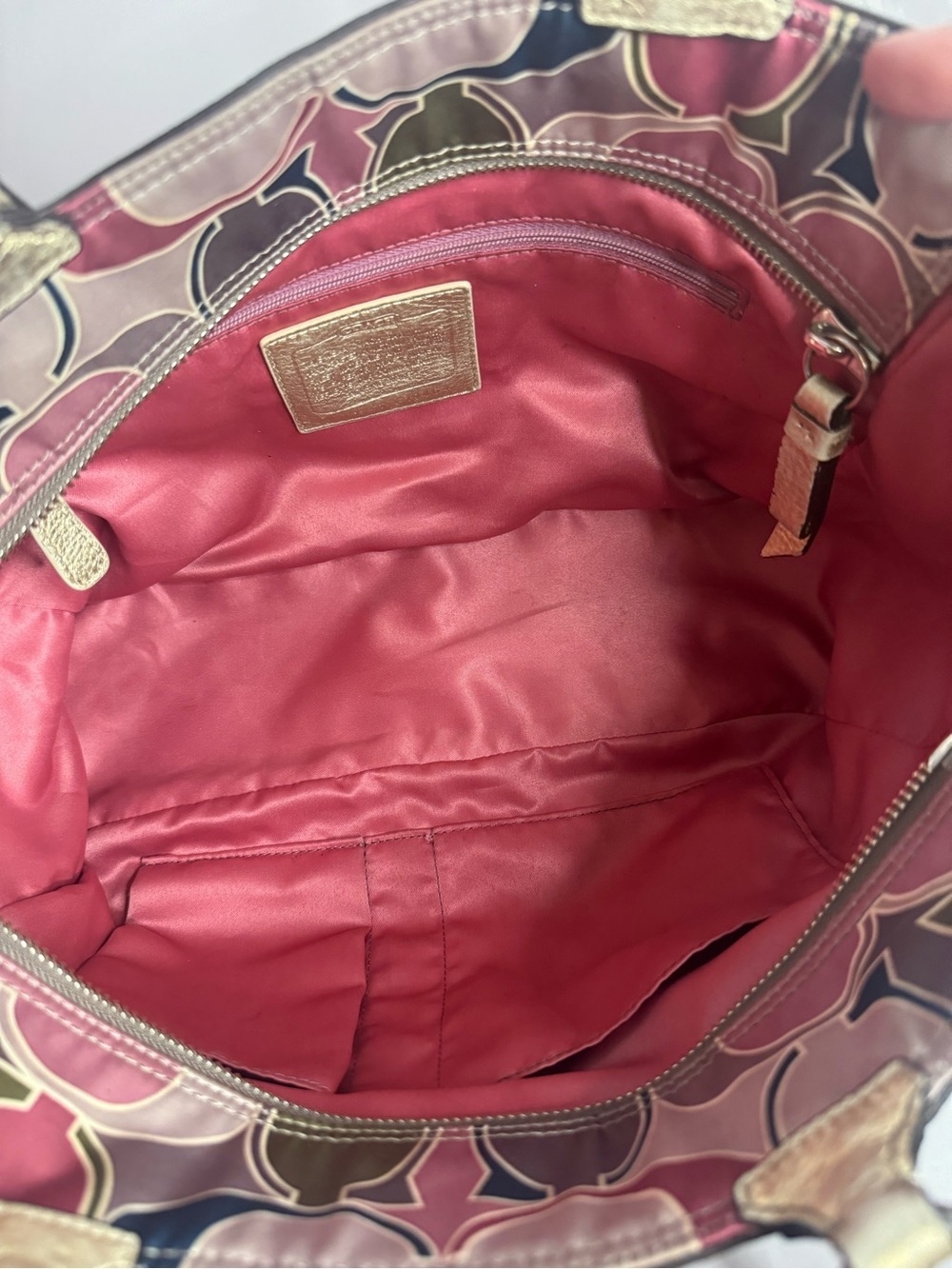 #300 Coach Signature Gallery Scarf Sateen Shoulder Tote Bag - Picture 12 of 15